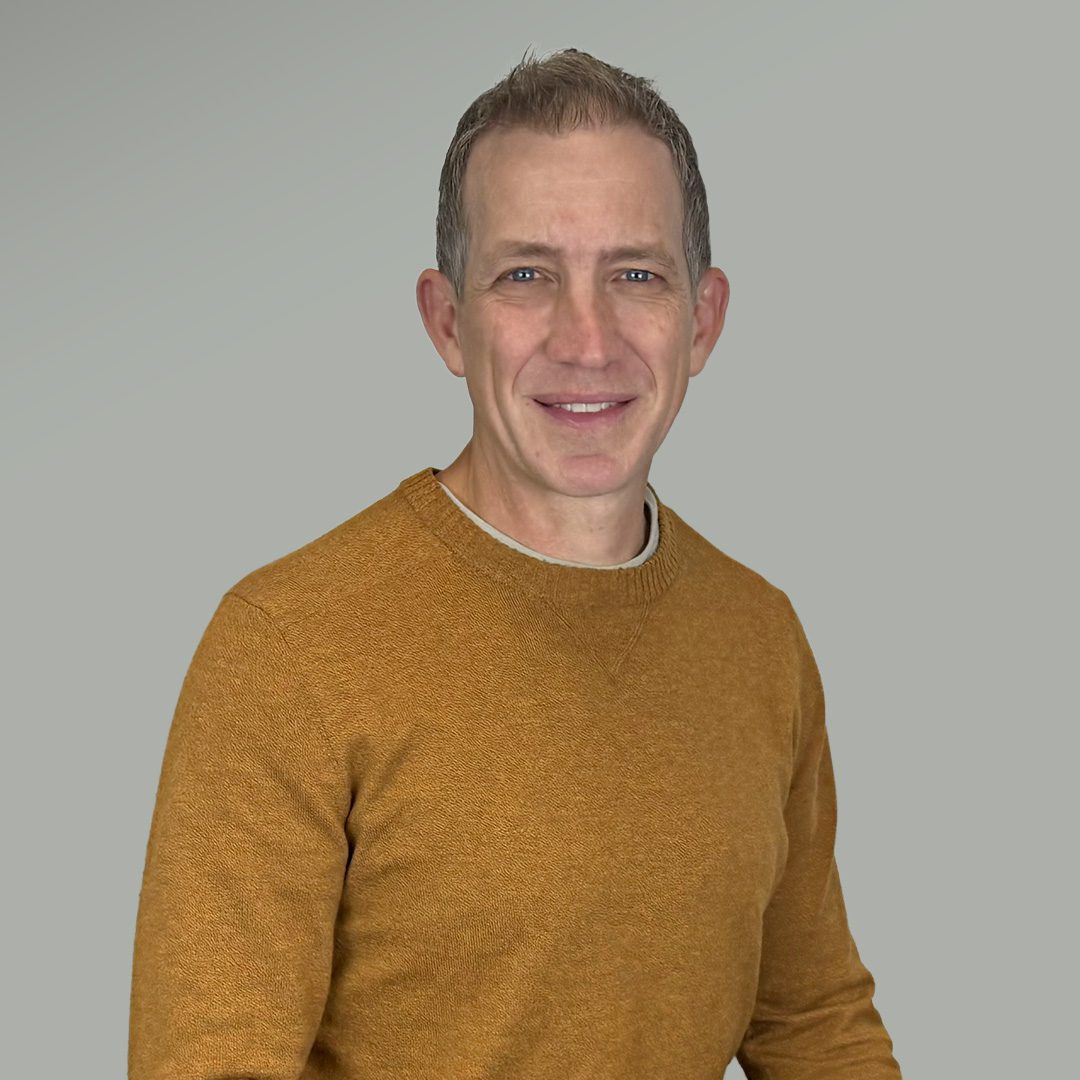 Headshot photo of Peter Arndt